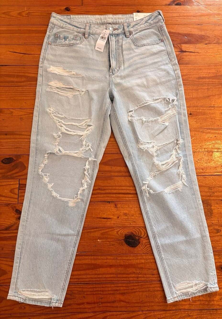 American Eagle Strigid Ripped Mom Jeans Womens 12 Regular 31W NWT Indigo Shatter